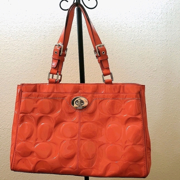 Coach Handbags - COACH • Patent Leather Carryall Purse😍
